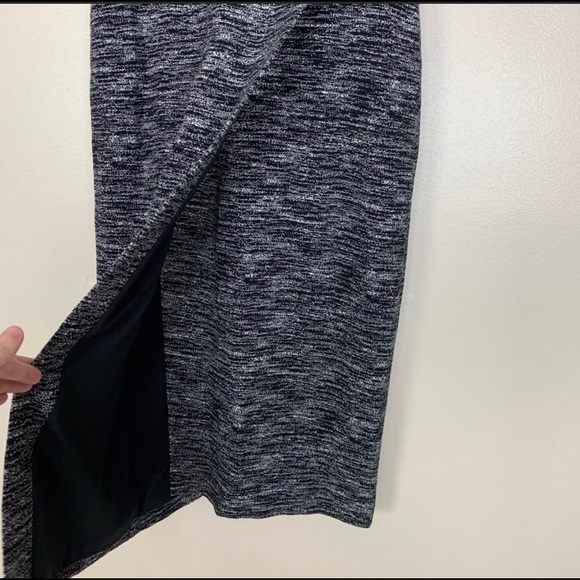 Alice + Olivia Employed V Neck Faux Wrap Dress 8 - Picture 2 of 5